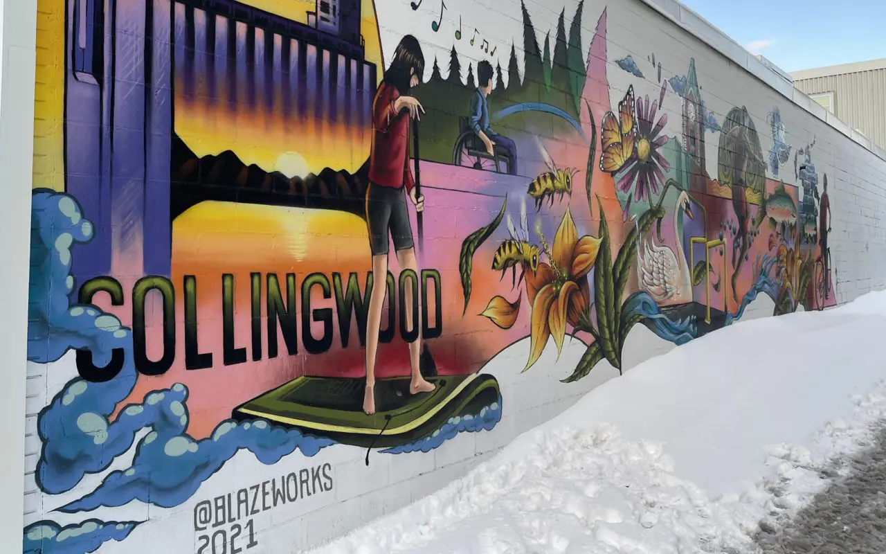 a large outdoor mural in Collingwood, Ontario | collingwood tourist attractions	