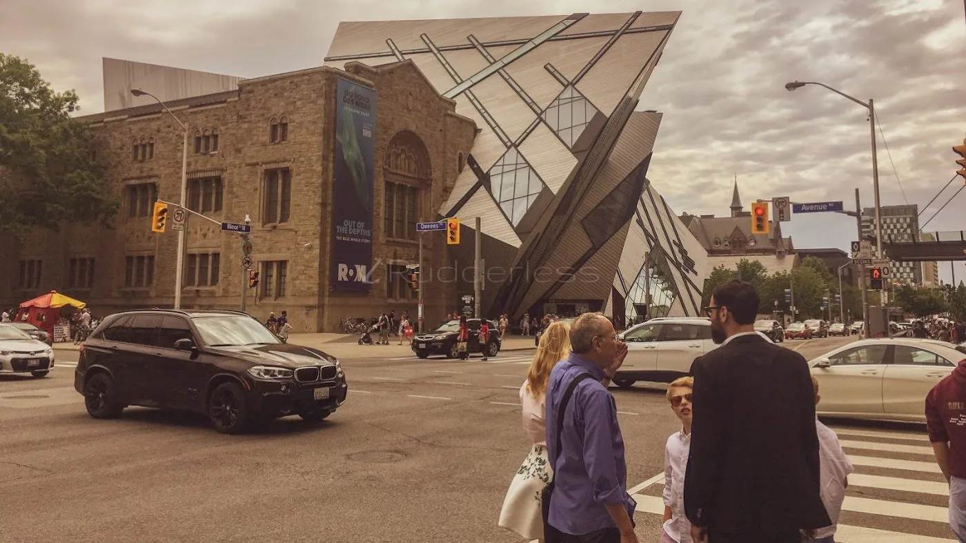toronto places to visit - ROM